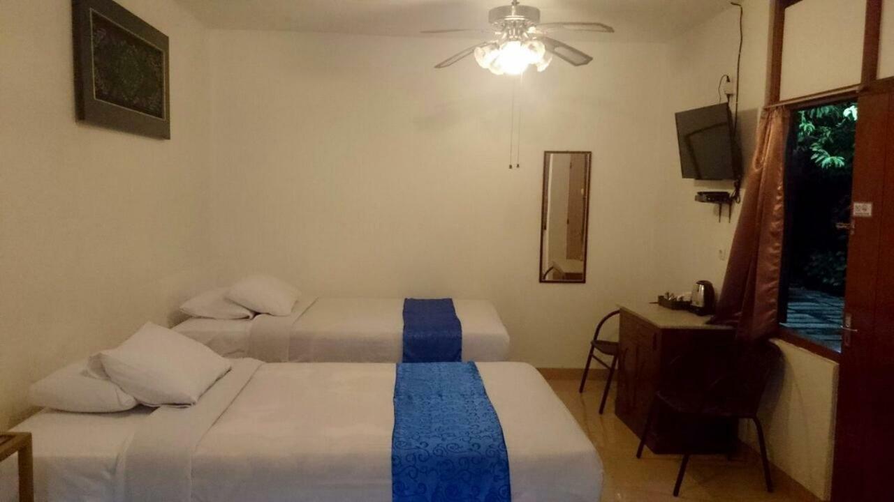 Isro Guesthouse Syariah Kepanjen Екстер'єр фото